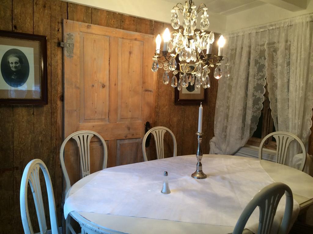 Gjestehuset Ibsen Grimstad  Εξωτερικό φωτογραφία