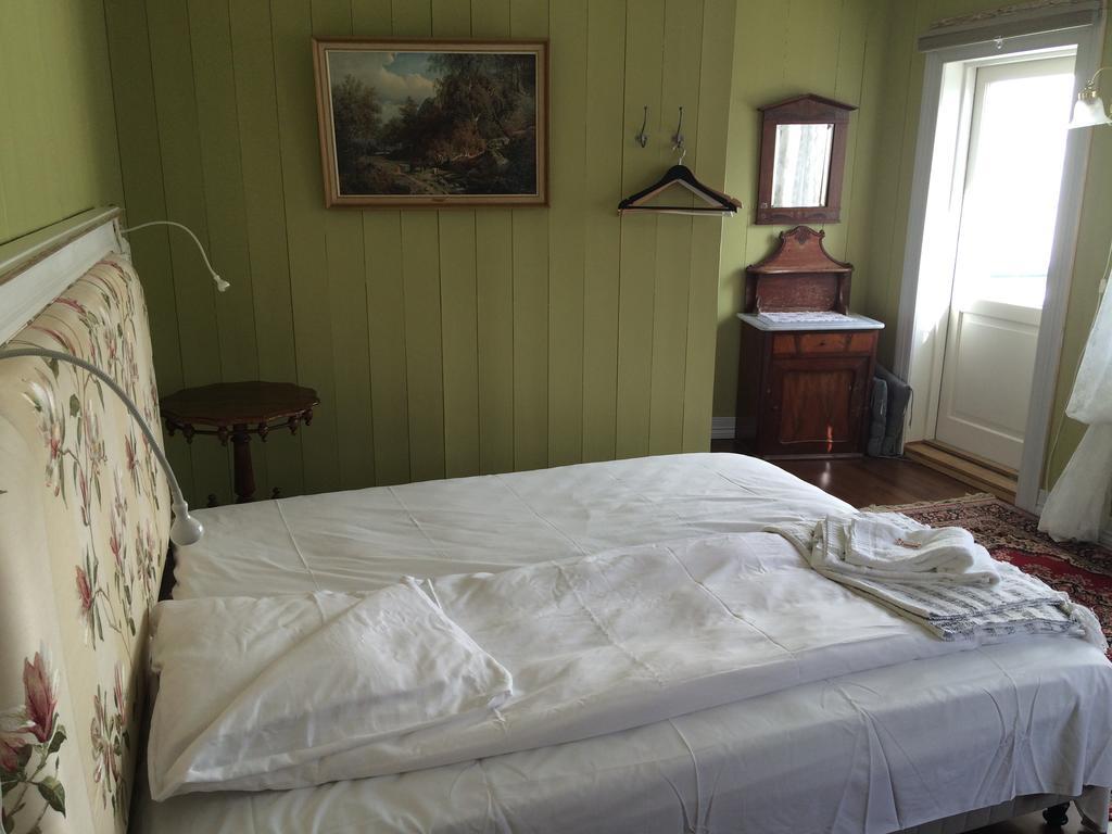 Gjestehuset Ibsen Grimstad  Εξωτερικό φωτογραφία